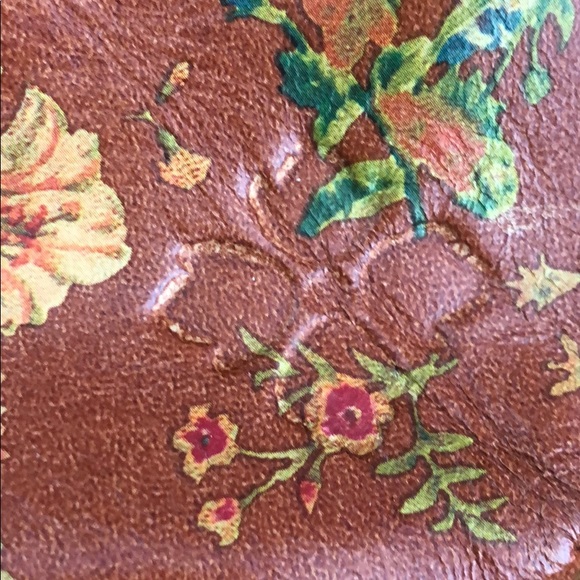 Patricia Nash wristlet. Burgundy and flowers. Gold - Picture 4 of 7
